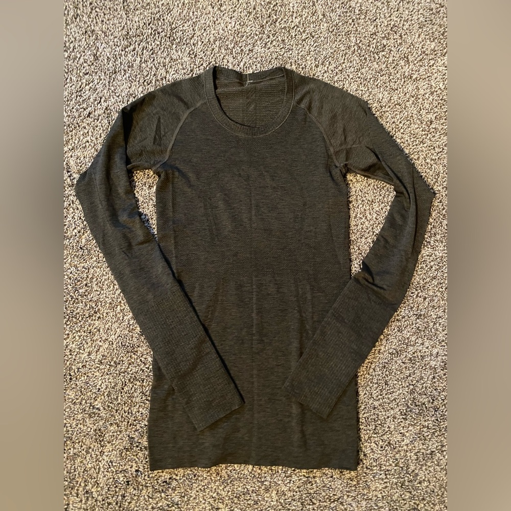 Swiftly tech long sleeve: olive green//size 4